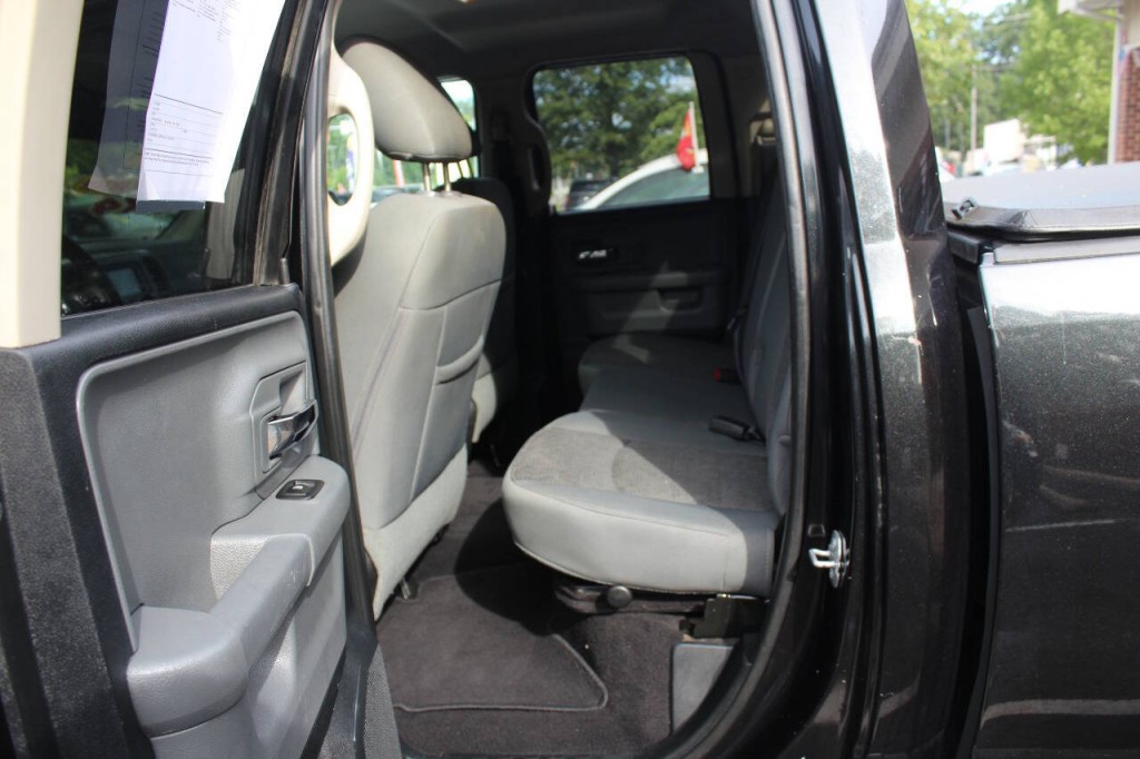 2016 RAM 1500 Image 9
