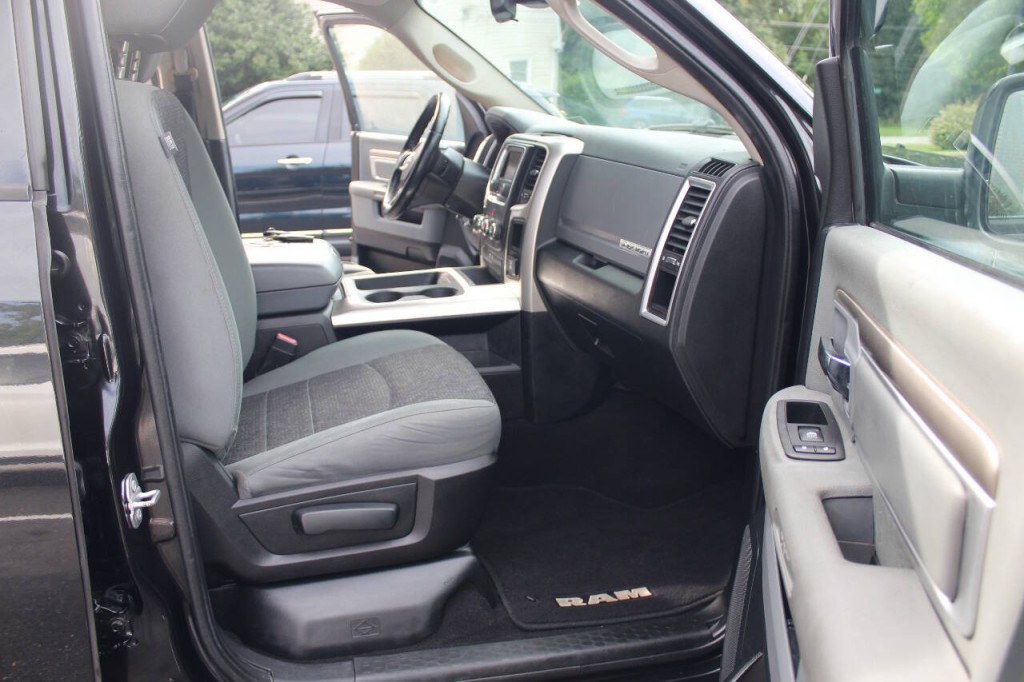 2016 RAM 1500 Image 10