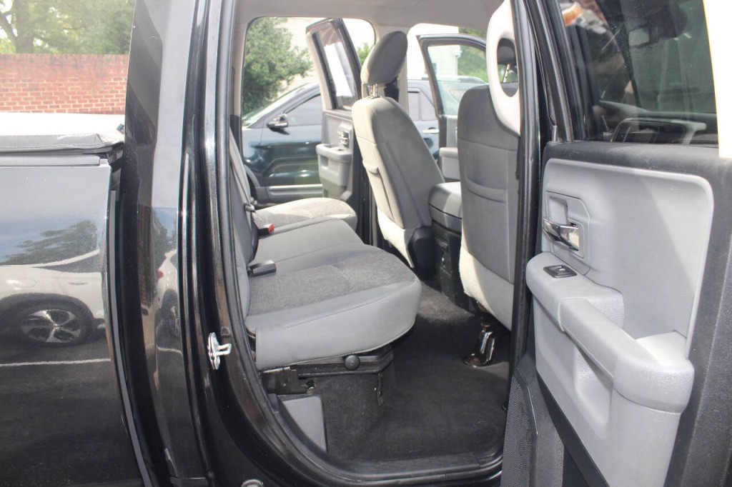 2016 RAM 1500 Image 11