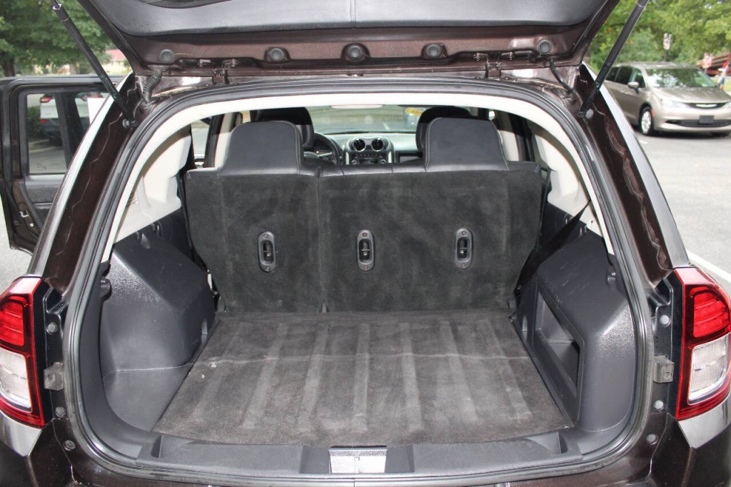 2014 Jeep Compass Image 9