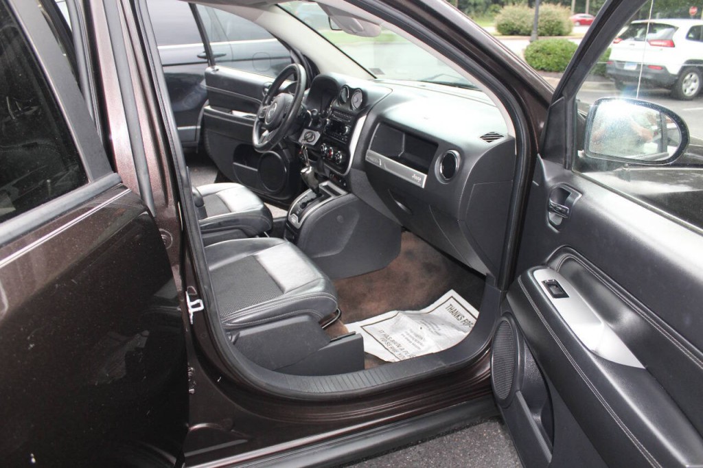 2014 Jeep Compass Image 11