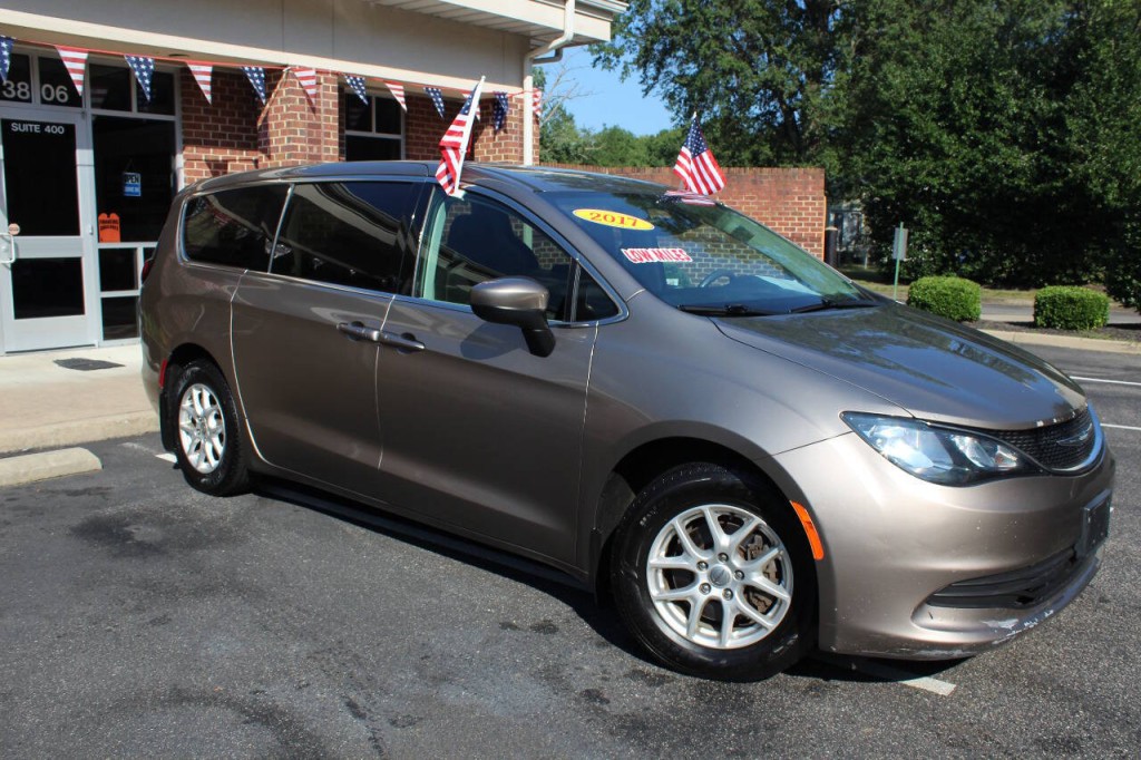 2017 Chrysler Pacifica Image 5