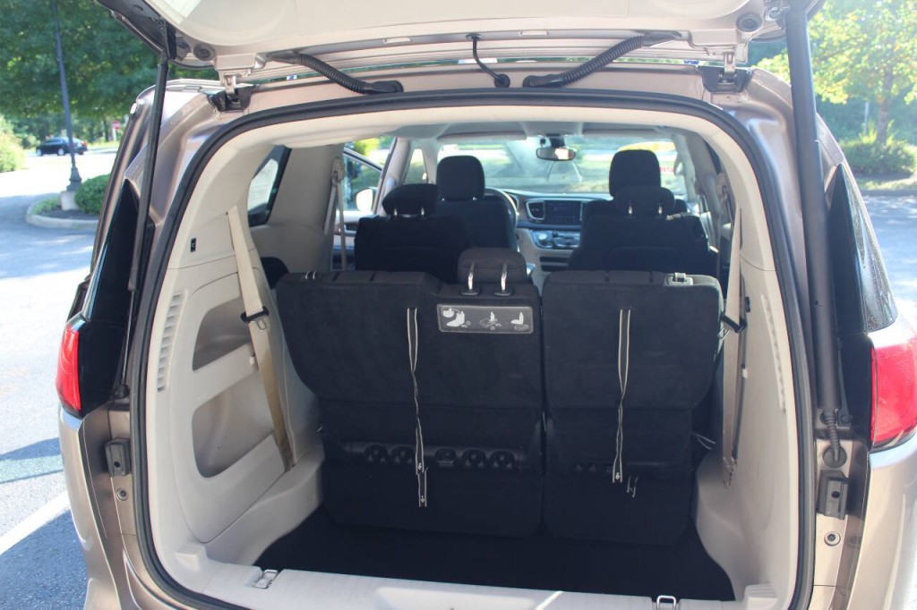 2017 Chrysler Pacifica Image 8