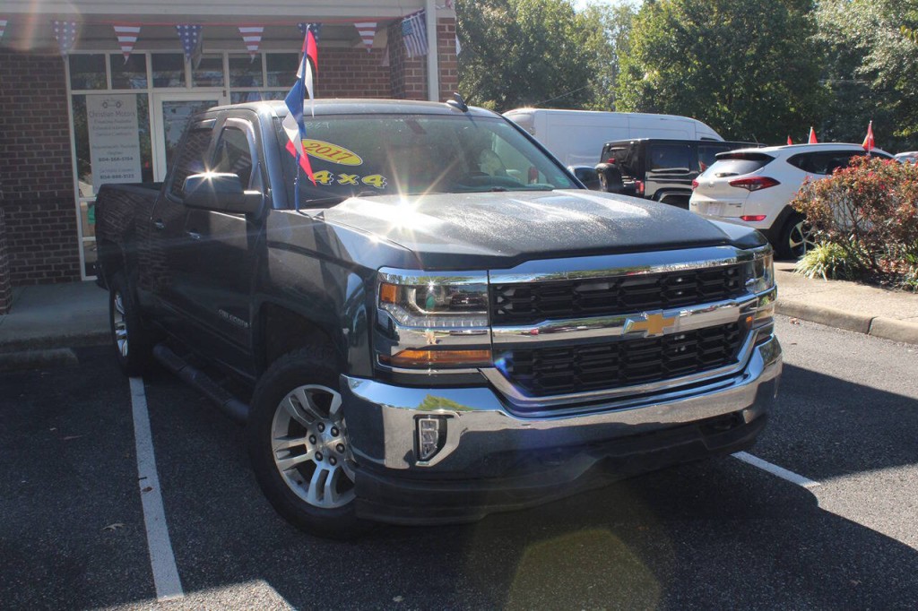 2017 Chevrolet Silverado 1500 Image 2