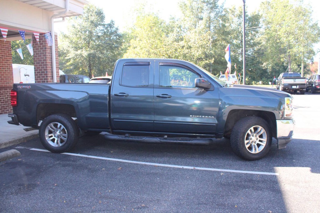 2017 Chevrolet Silverado 1500 Image 3