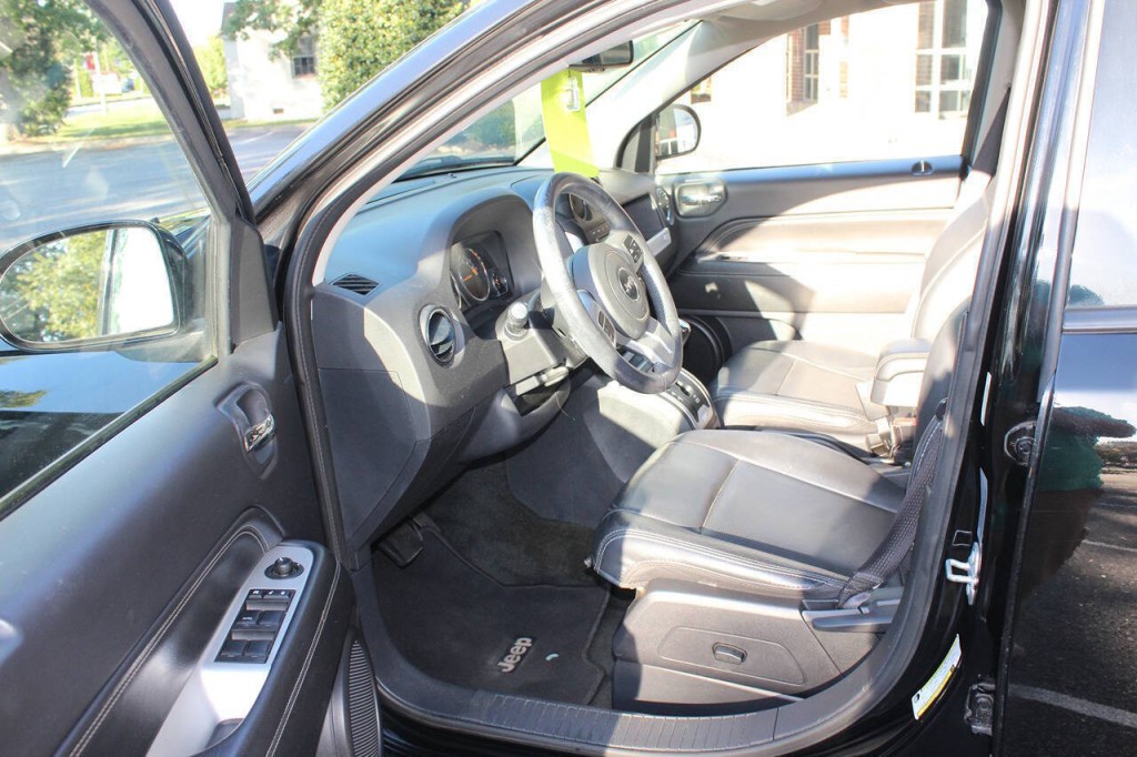 2016 Jeep Compass Image 6