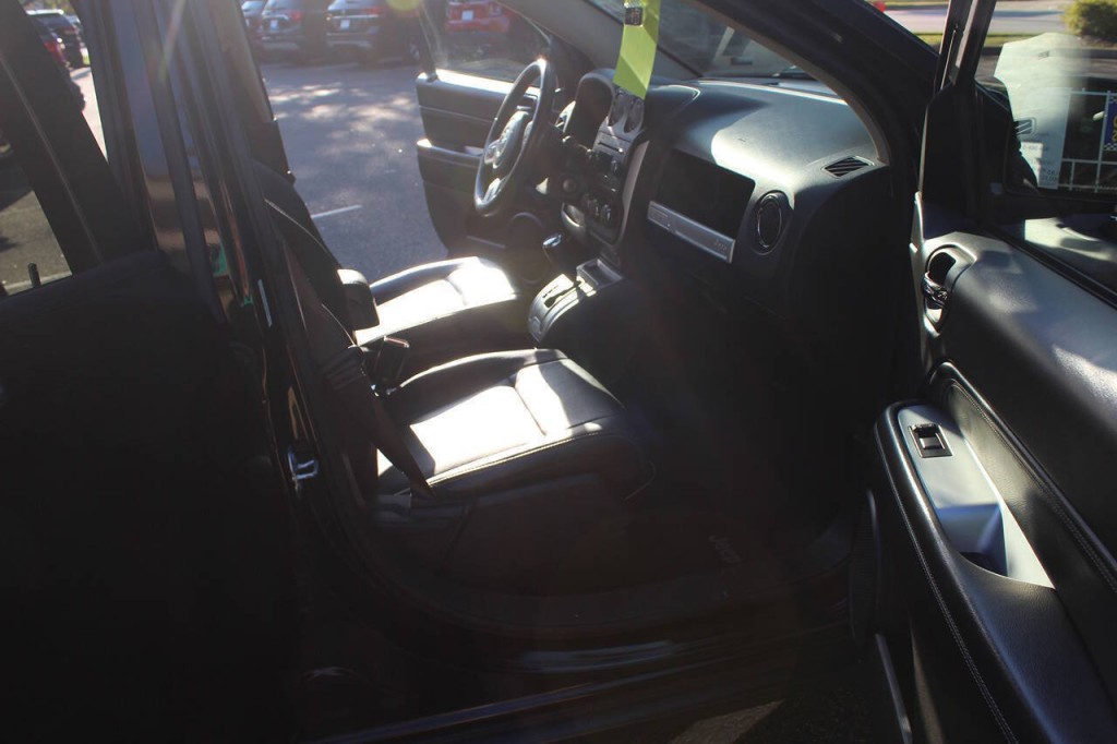 2016 Jeep Compass Image 9