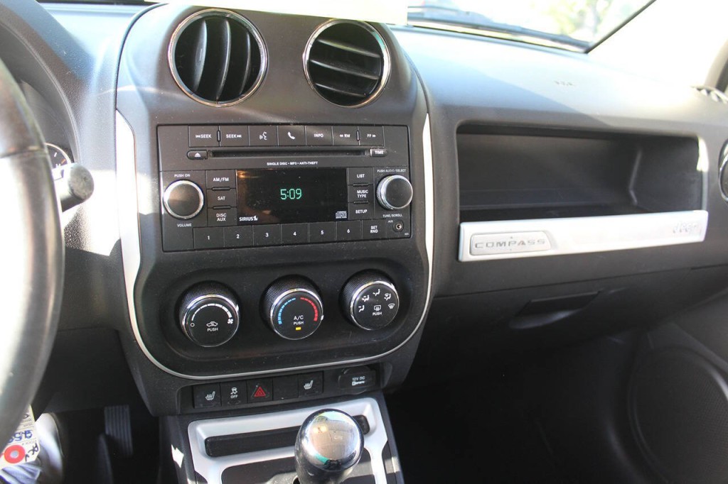 2016 Jeep Compass Image 13