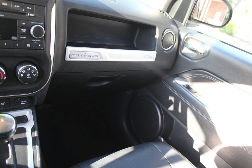 2016 Jeep Compass Image 14