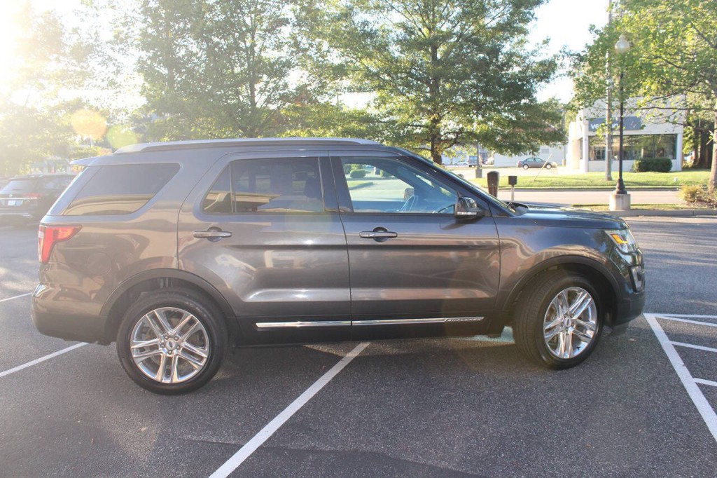 2017 Ford Explorer Image 6