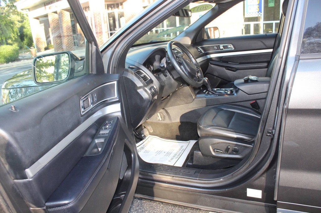 2017 Ford Explorer Image 7