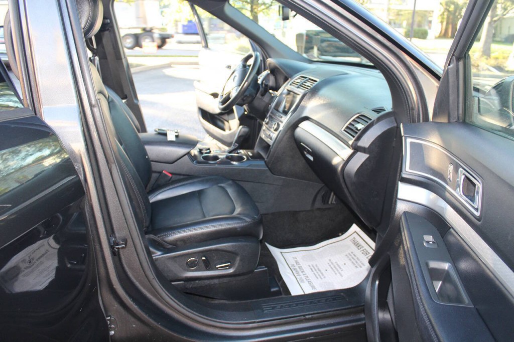 2017 Ford Explorer Image 11