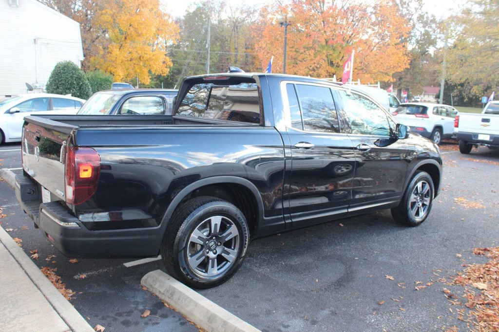 2019 Honda Ridgeline Image 4