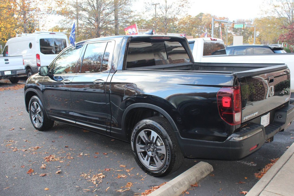 2019 Honda Ridgeline Image 6