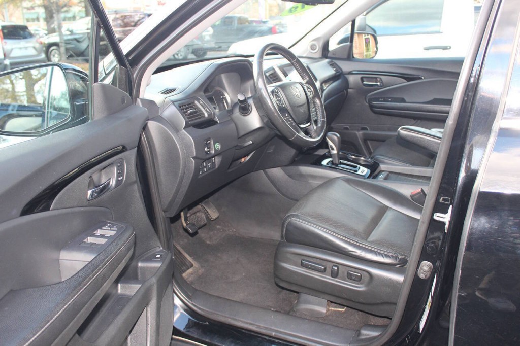 2019 Honda Ridgeline Image 8