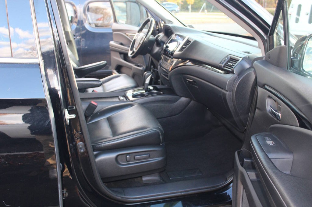 2019 Honda Ridgeline Image 10