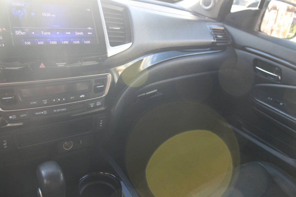 2019 Honda Ridgeline Image 16