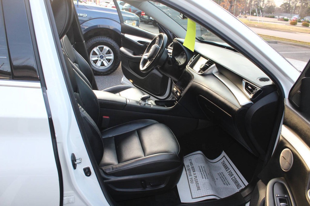 2019 INFINITI QX50 Image 12