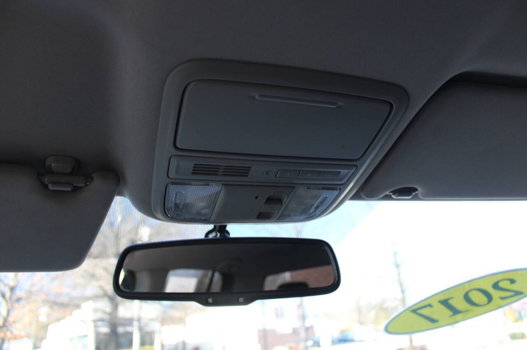 2017 Honda Ridgeline Image 15