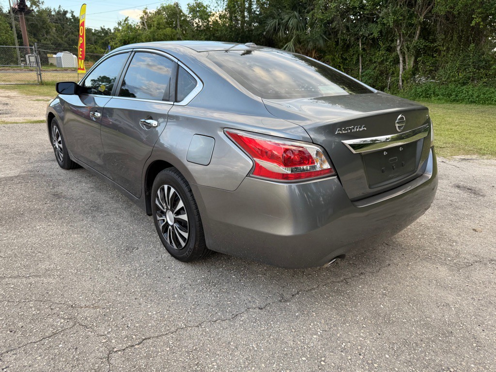 2015 Nissan Altima Image 5