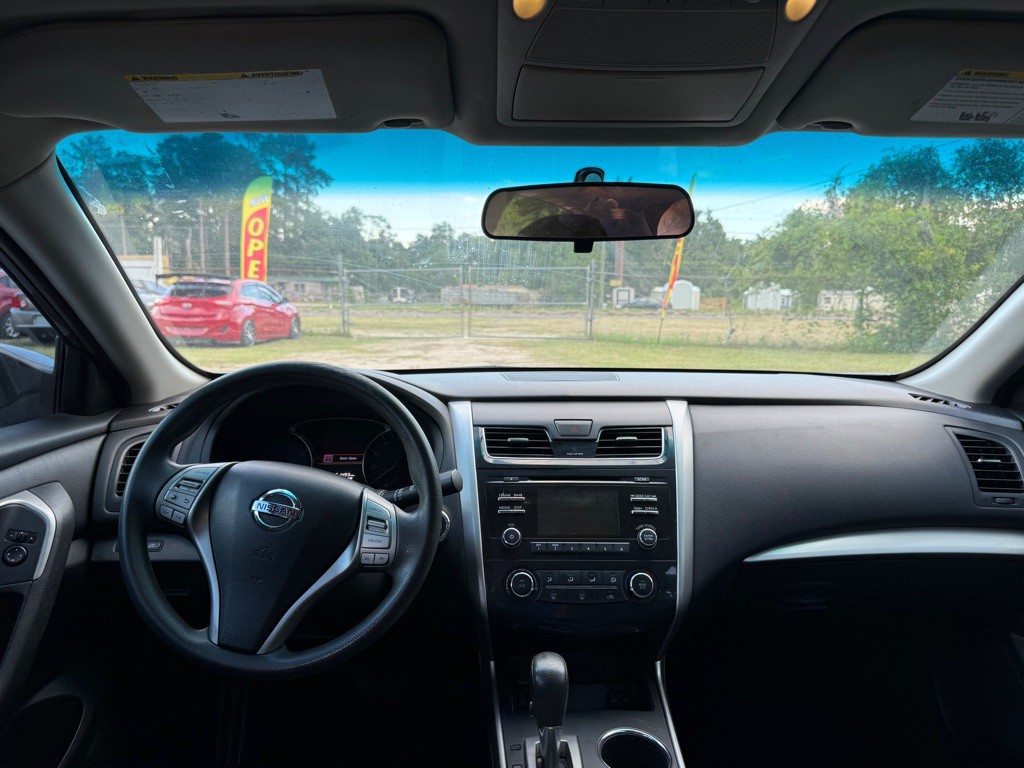 2015 Nissan Altima Image 12