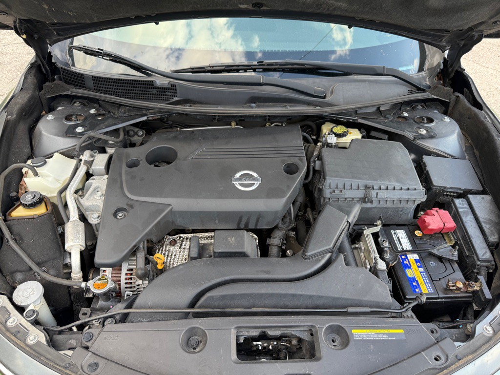 2015 Nissan Altima Image 15