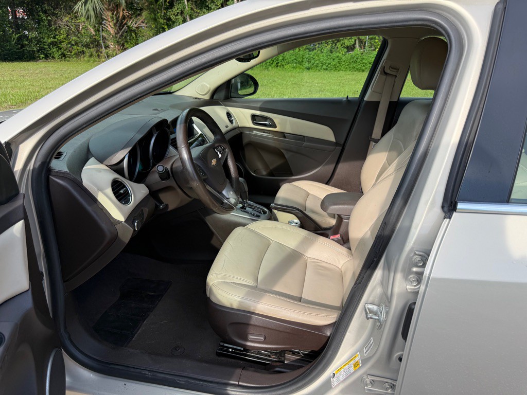 2012 Chevrolet Cruze Image 10