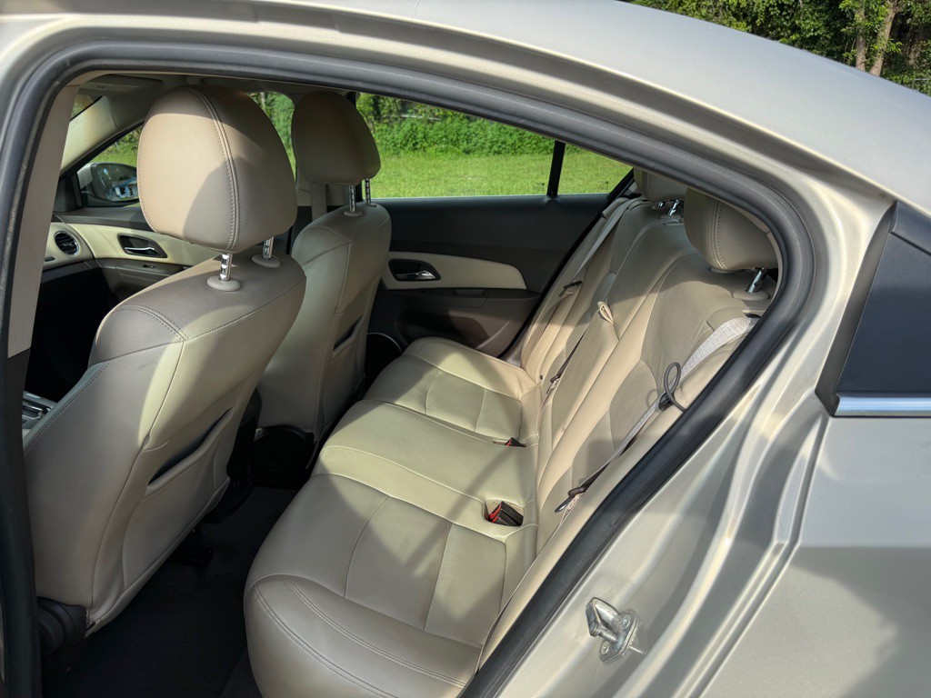 2012 Chevrolet Cruze Image 11