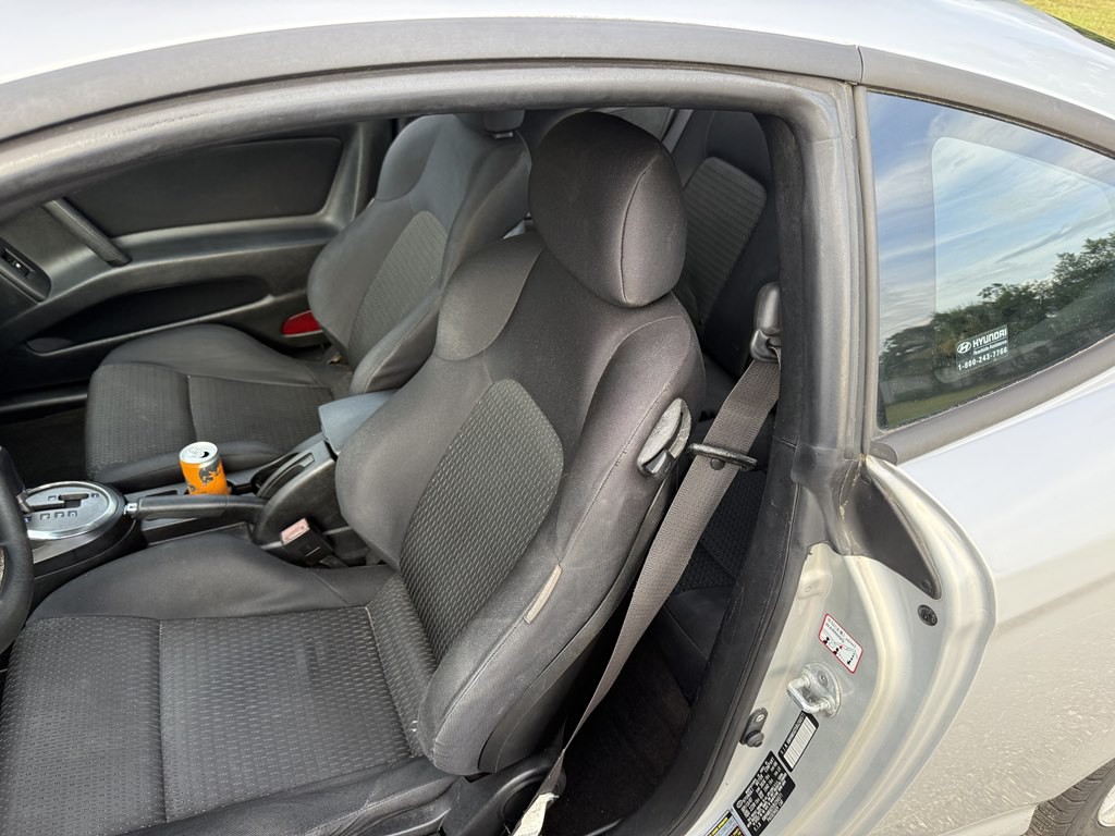 2008 Hyundai Tiburon Image 8