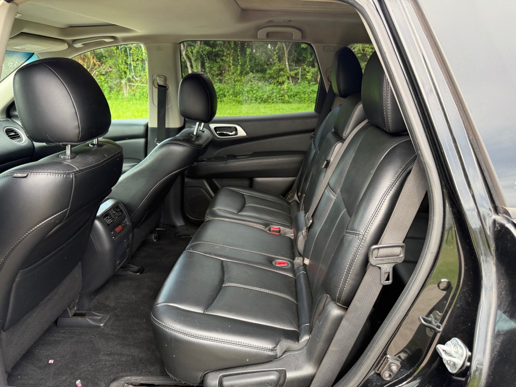 2015 Nissan Pathfinder Image 11
