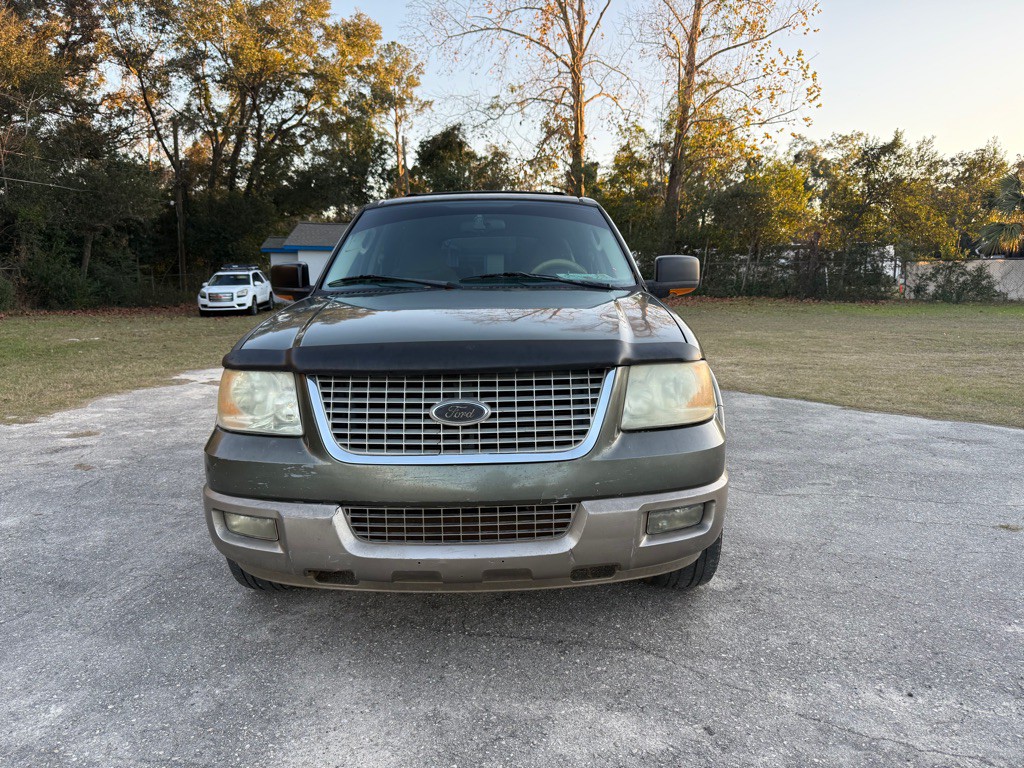2004 Ford Expedition Image 2