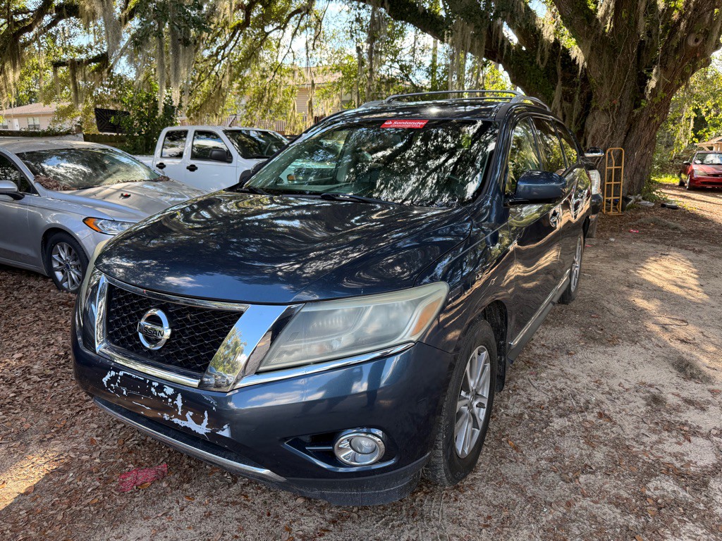 2015 Nissan Pathfinder Image 1