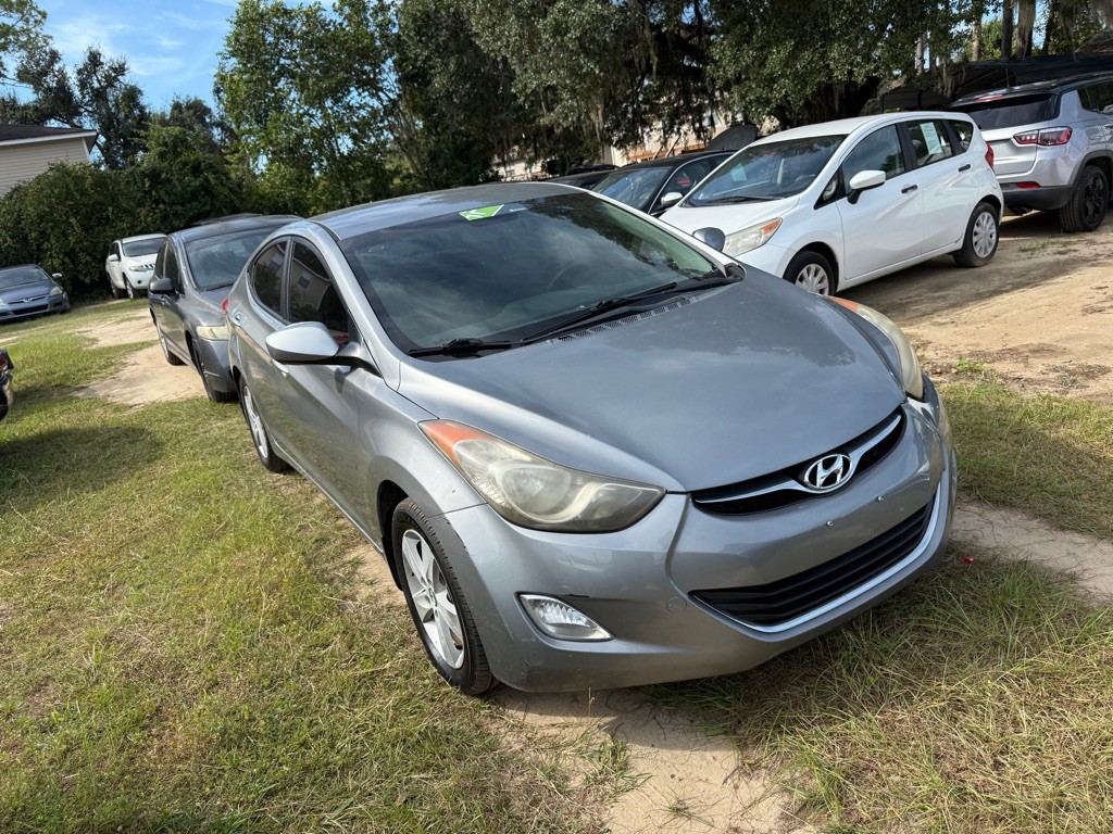 2013 Hyundai Elantra Image 2