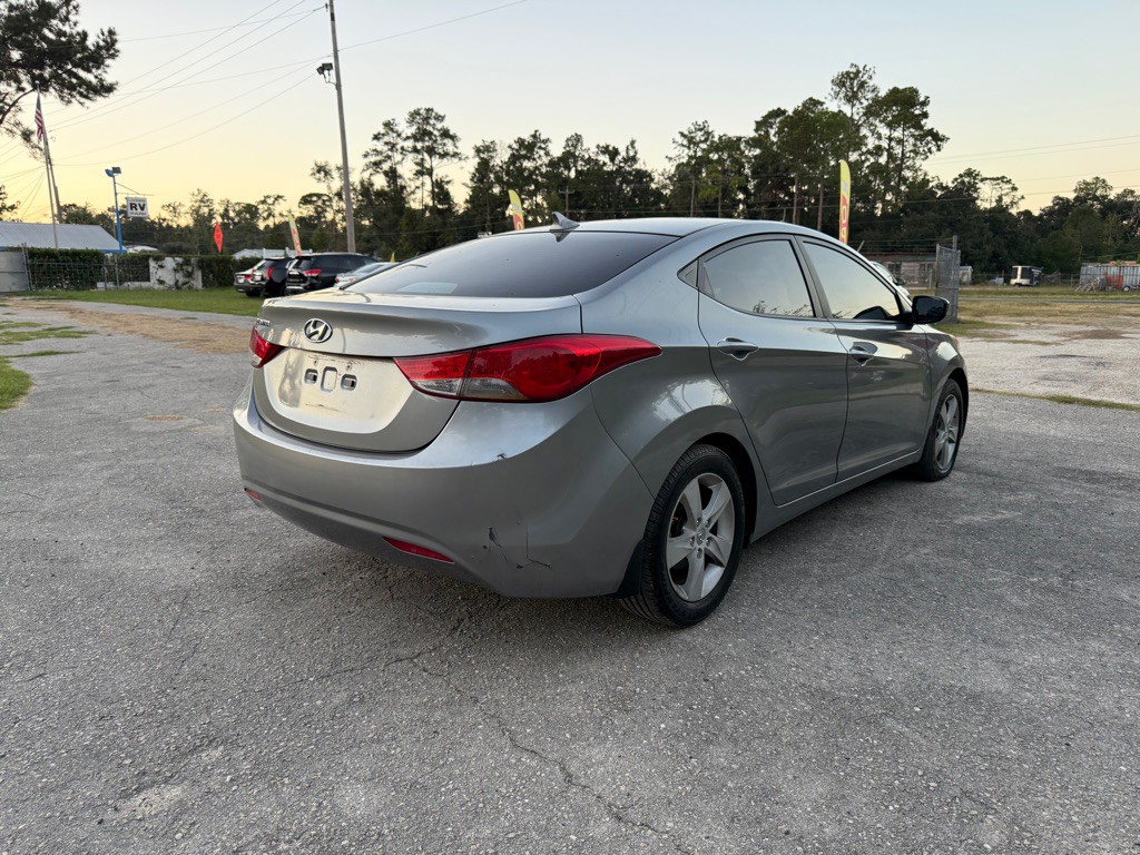 2013 Hyundai Elantra Image 9