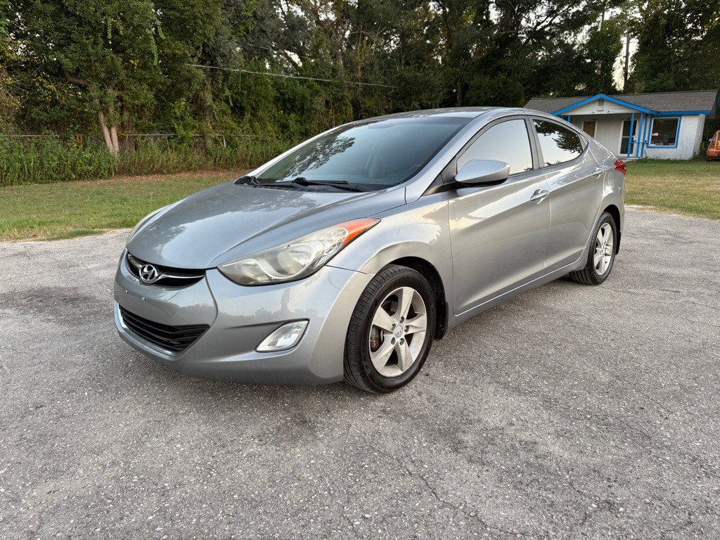 2013 Hyundai Elantra Image 2