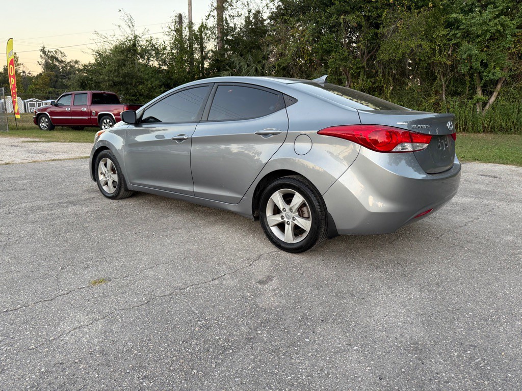 2013 Hyundai Elantra Image 4