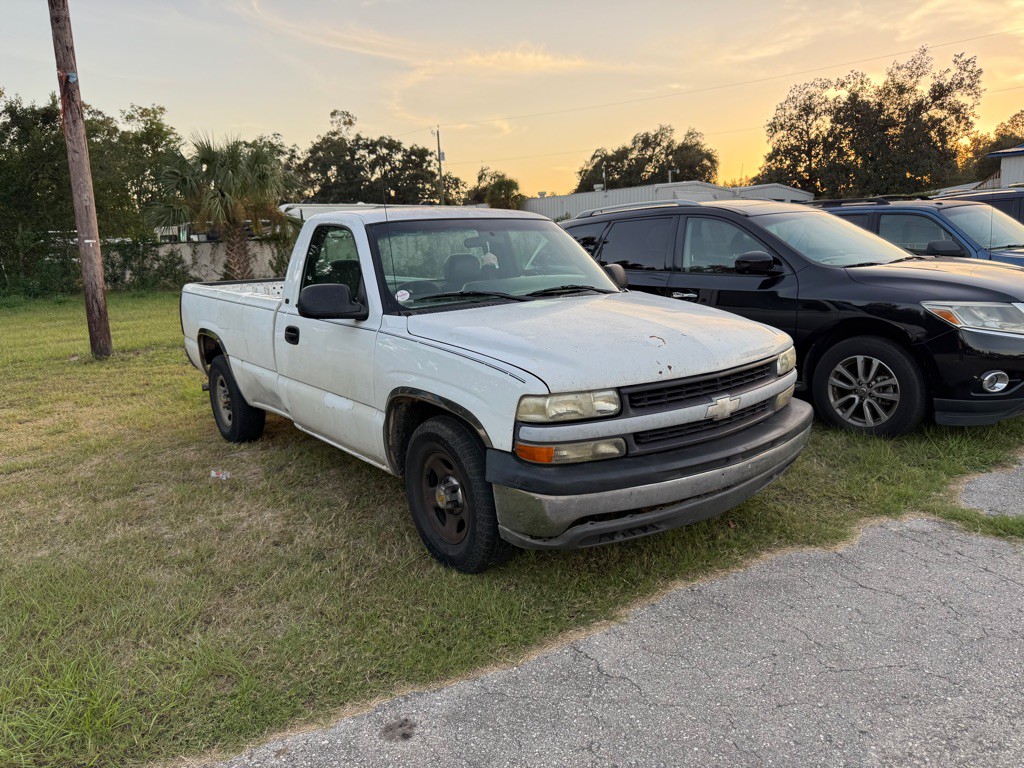 2000 Chevrolet Silverado 1500 Image 2