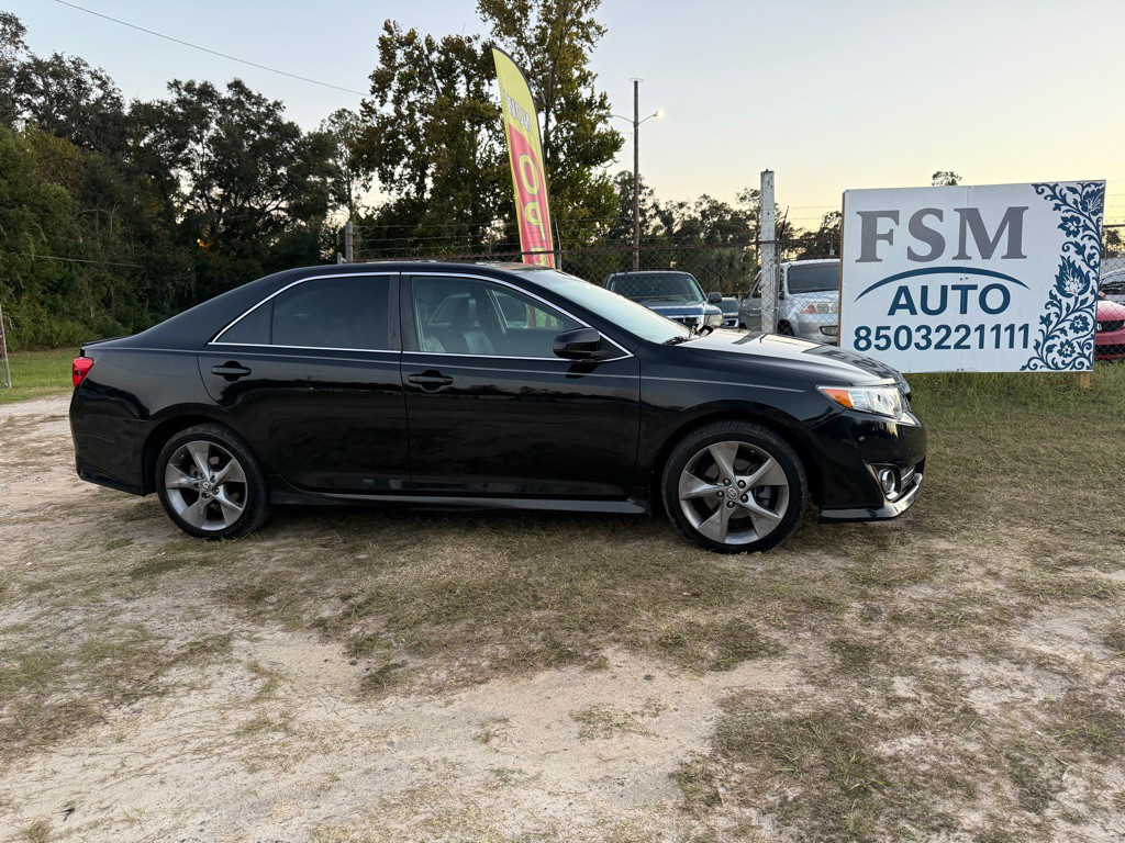 2012 Toyota Camry Image 1