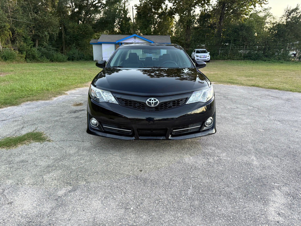 2012 Toyota Camry Image 2