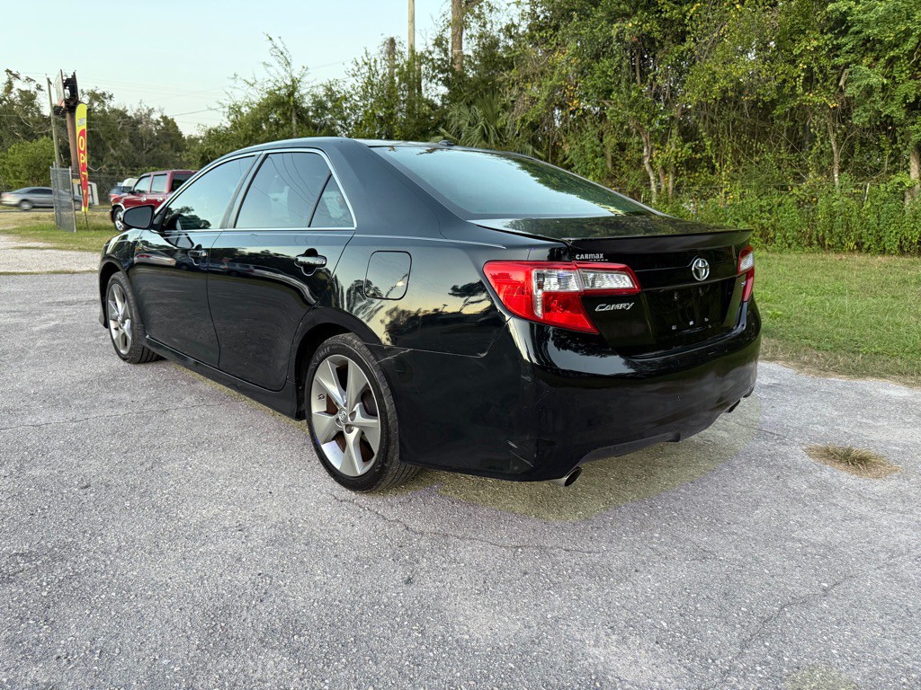 2012 Toyota Camry Image 6