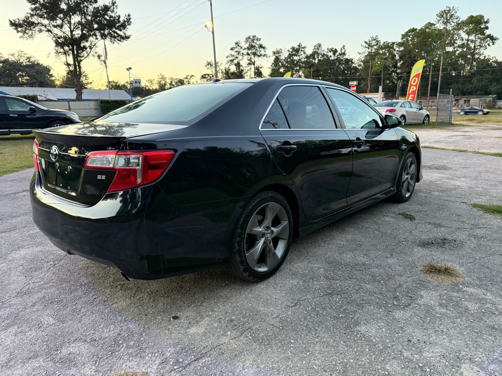 2012 Toyota Camry Image 8