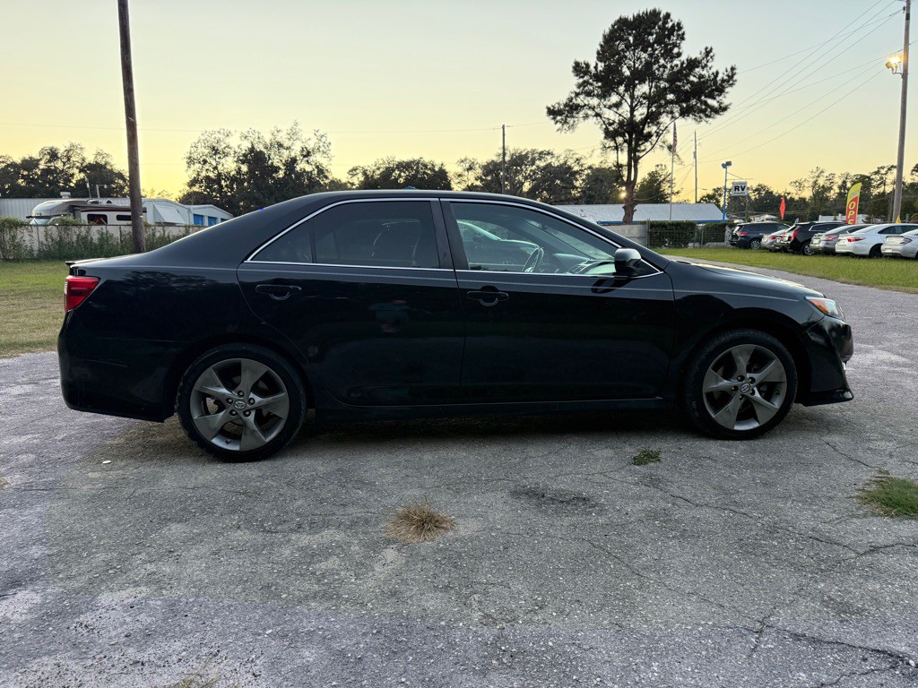 2012 Toyota Camry Image 9