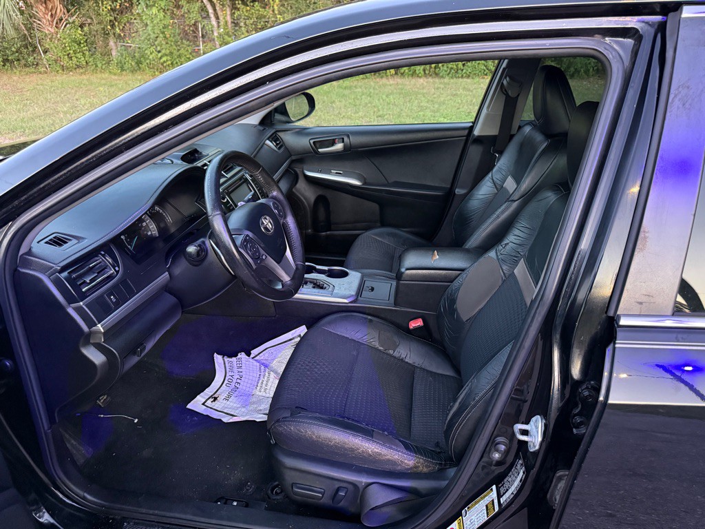 2012 Toyota Camry Image 10