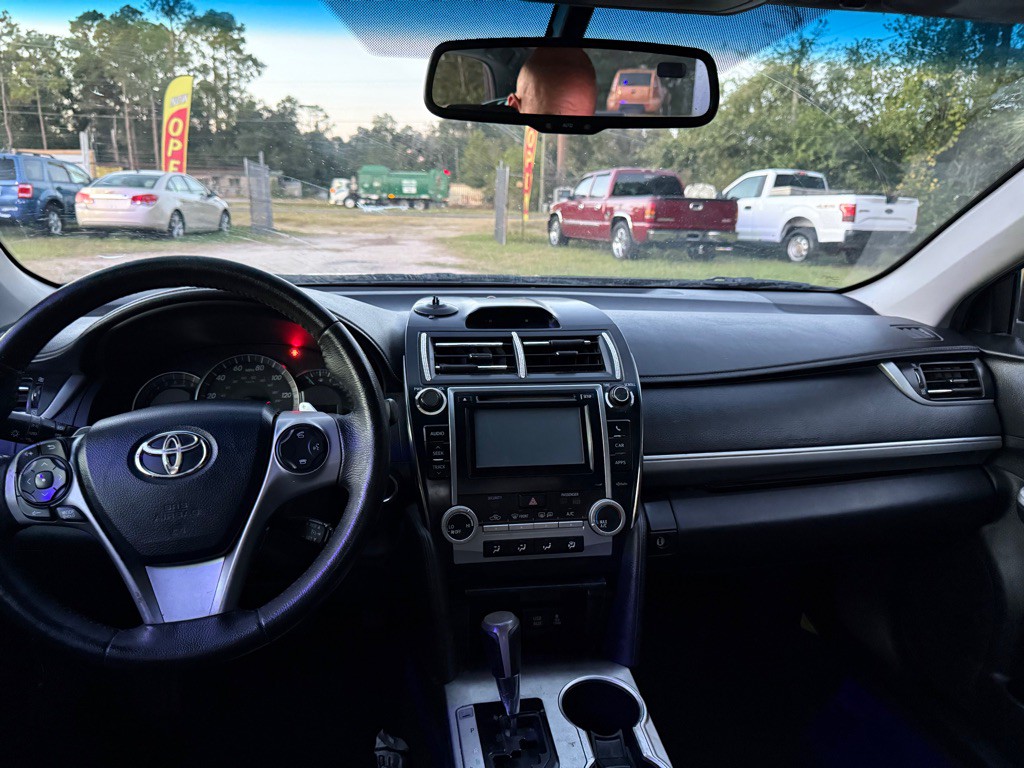 2012 Toyota Camry Image 12