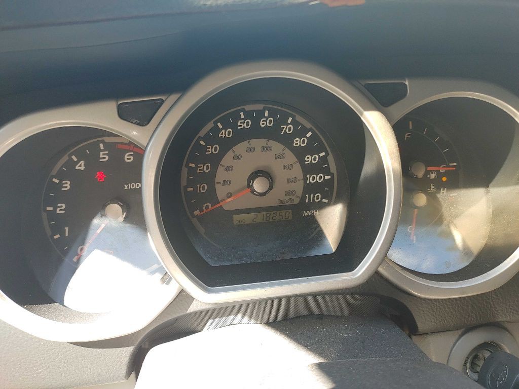 2004 Toyota 4Runner Image 8