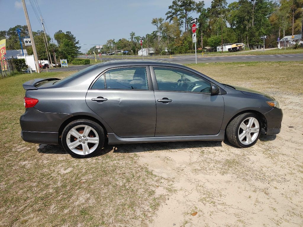2013 Toyota Corolla Image 6