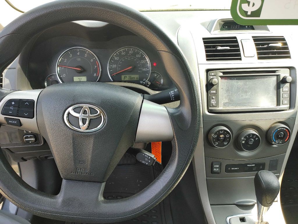 2013 Toyota Corolla Image 10