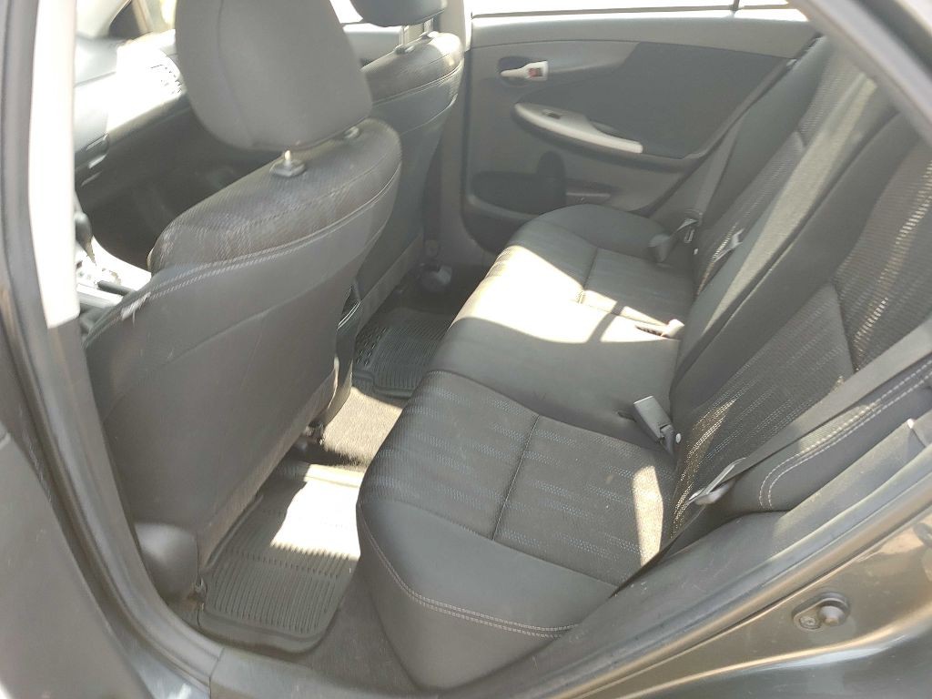 2013 Toyota Corolla Image 11