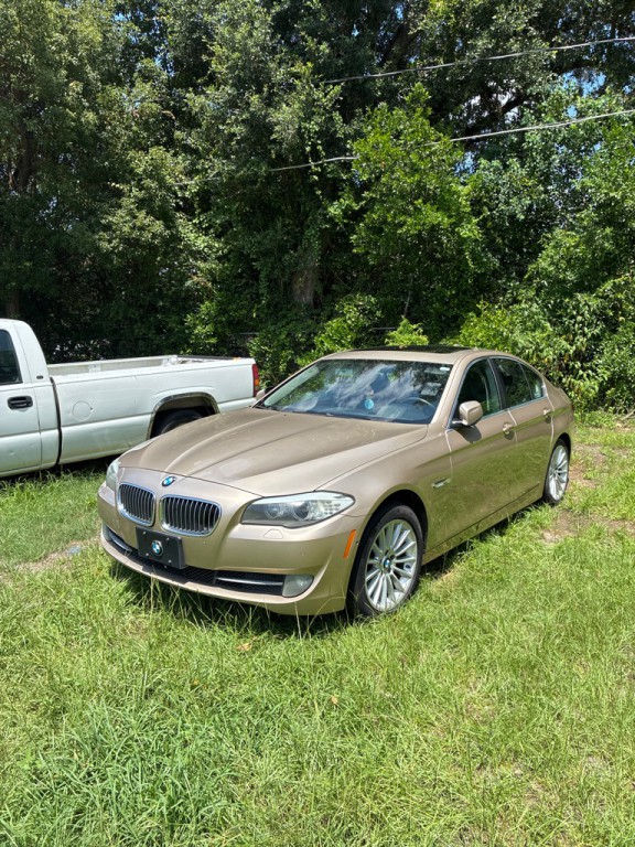 2013 BMW 5 Series Image 2