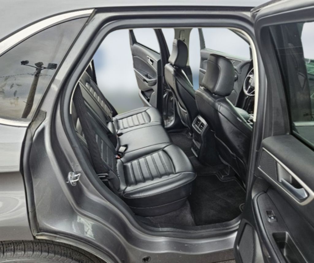 2023 Ford Edge Image 12